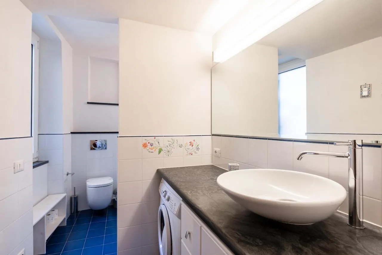 5Terre Experience Riomaggiore Central Penthouse Apartment Italy